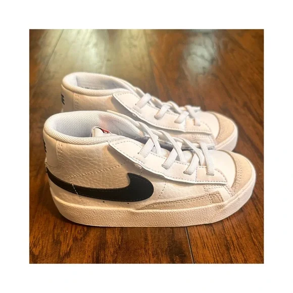 Brand New Toddler Nike Blazers Mid 77’s - Picture 2 of 6